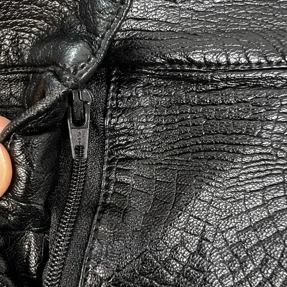 Dynamite black faux leather croc embossed high rise pleated dressy shorts M - Picture 9 of 13